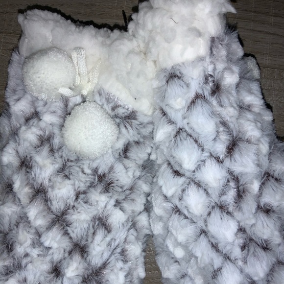 Cozy Slipper Socks Gray/Cream tassels - Picture 2 of 2